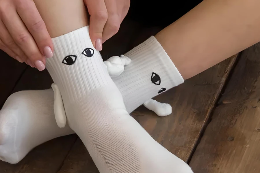 Cartoon Eye Couple Socks with Magnetic Appeal