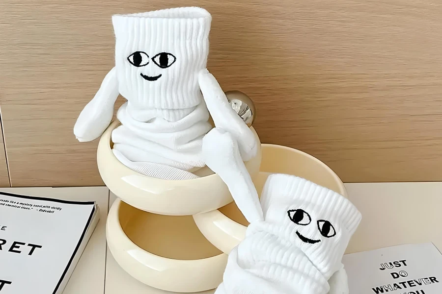 Cartoon Eye Couple Socks with Magnetic Appeal