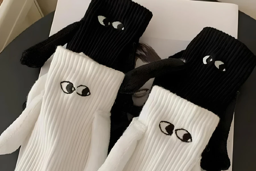 Attractive Cartoon Eye Socks for Couples